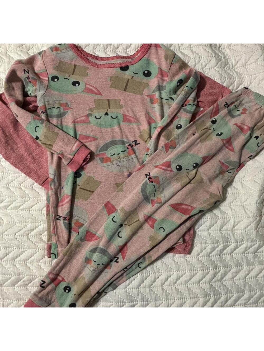 Star Wars The Mandalorian Baby Yoda (Grogu) Kids Pajama Set Size 6